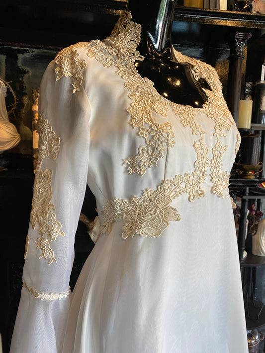 Vintage Lace Detail Bell Sleeved Wedding Gown