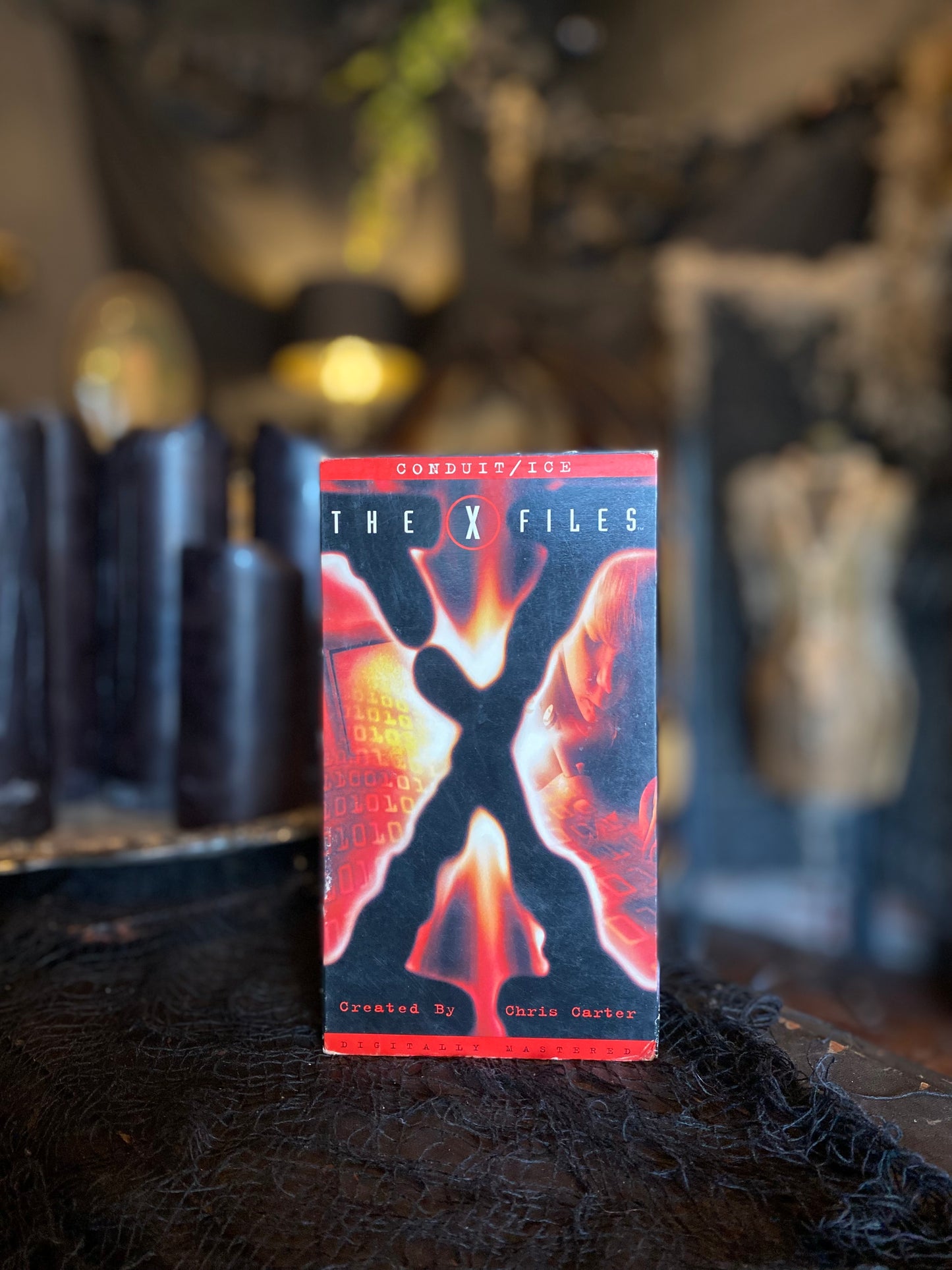 The X-Files Series VHS Episodes “Conduit/Ice” With Rare Episode Art Cards