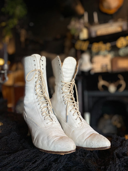 Antique Victorian White Leather Lace-Up Boots