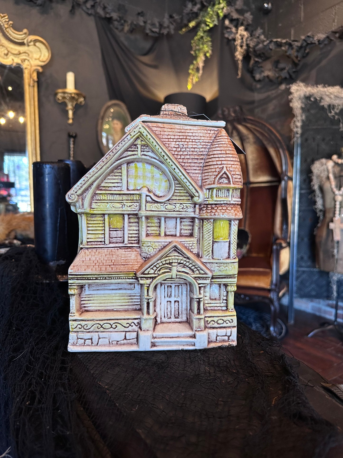 Retro Victorian House Cookie Jar