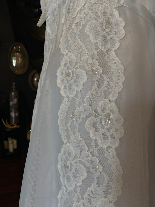 Vintage Lacy Collared Long Sleeve Wedding Gown