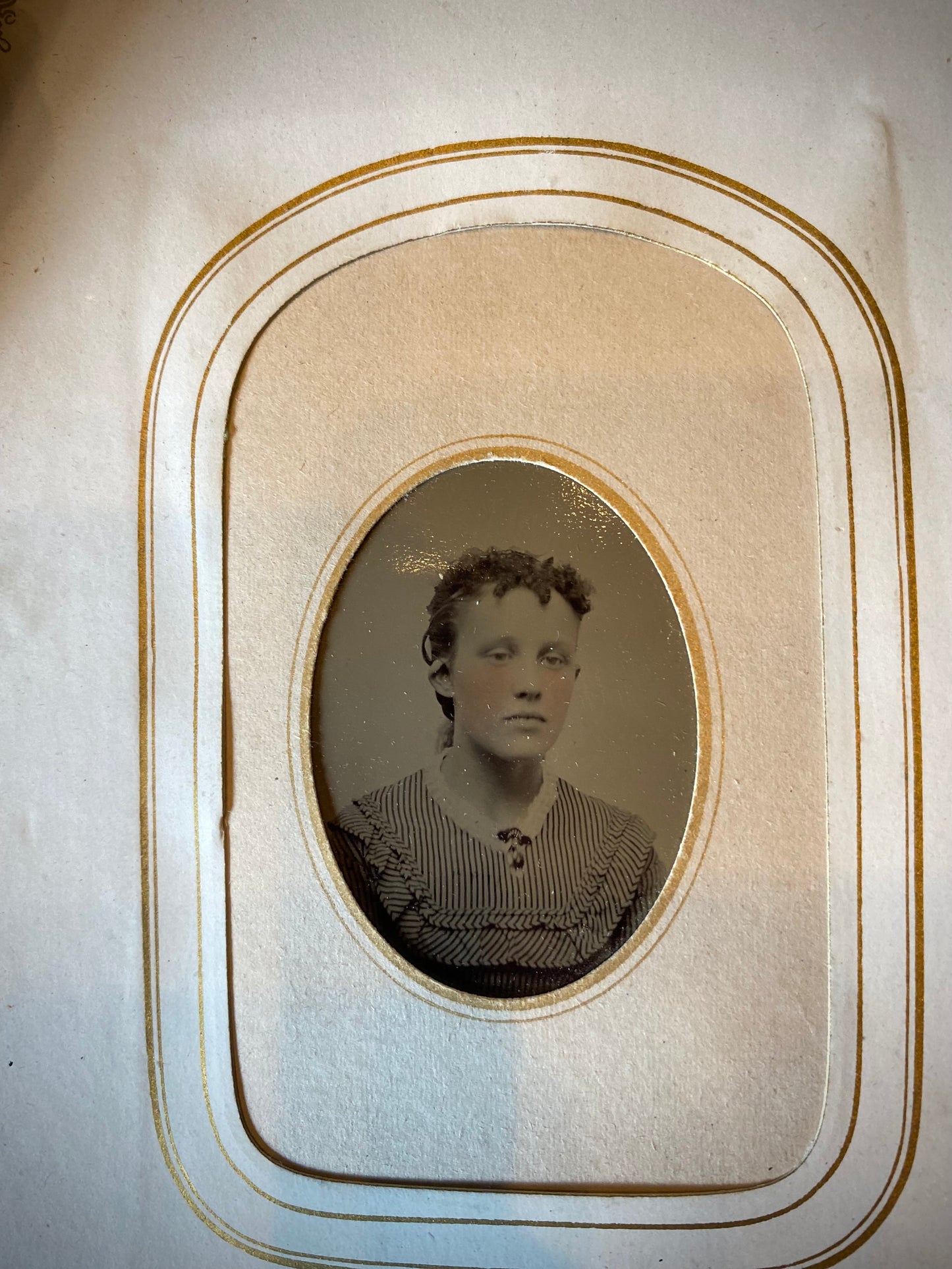 Ornate Leather Hard Cover Antique Photo Album With Victorian Photos Inside