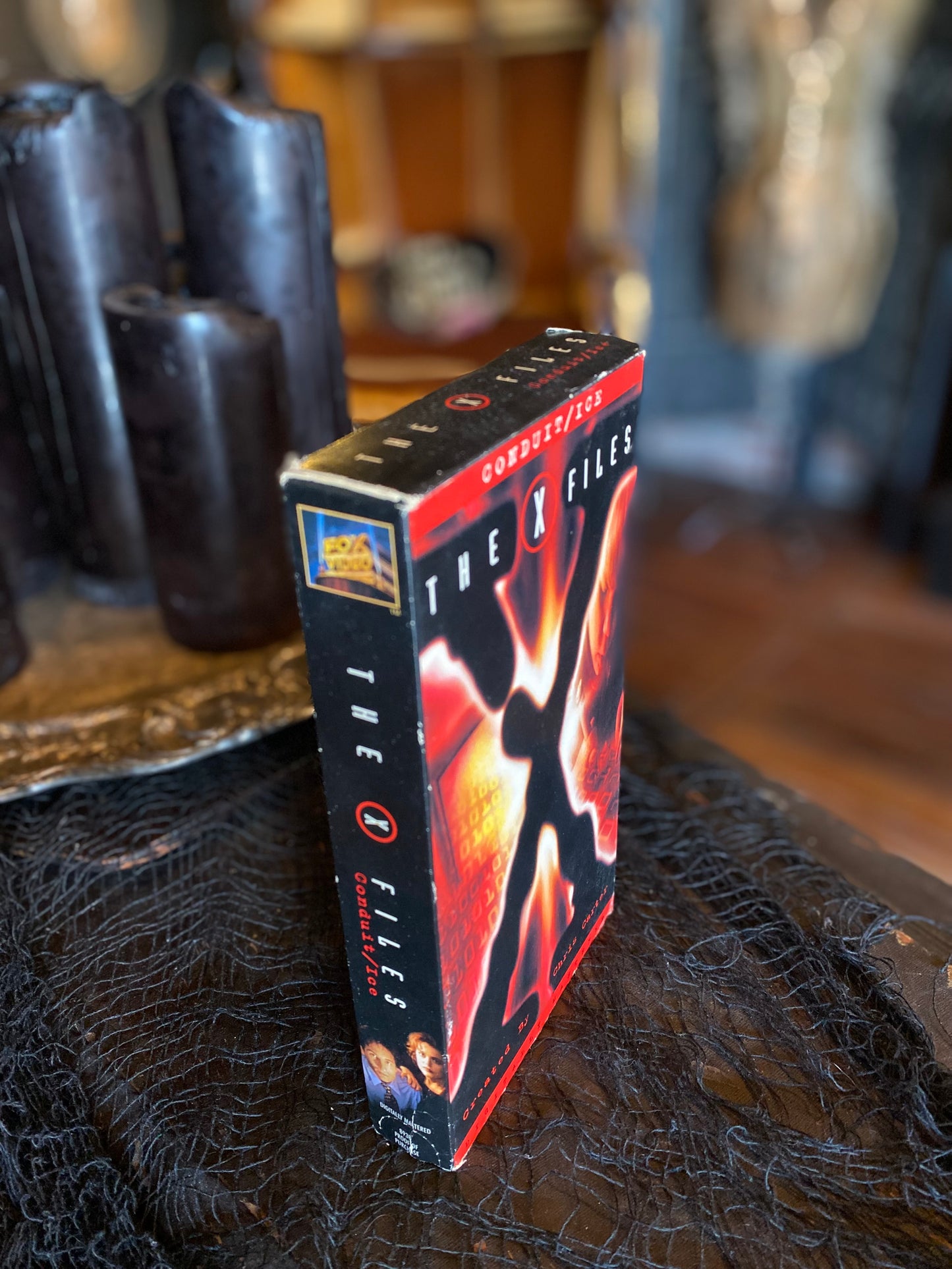 The X-Files Series VHS Episodes “Conduit/Ice” With Rare Episode Art Cards