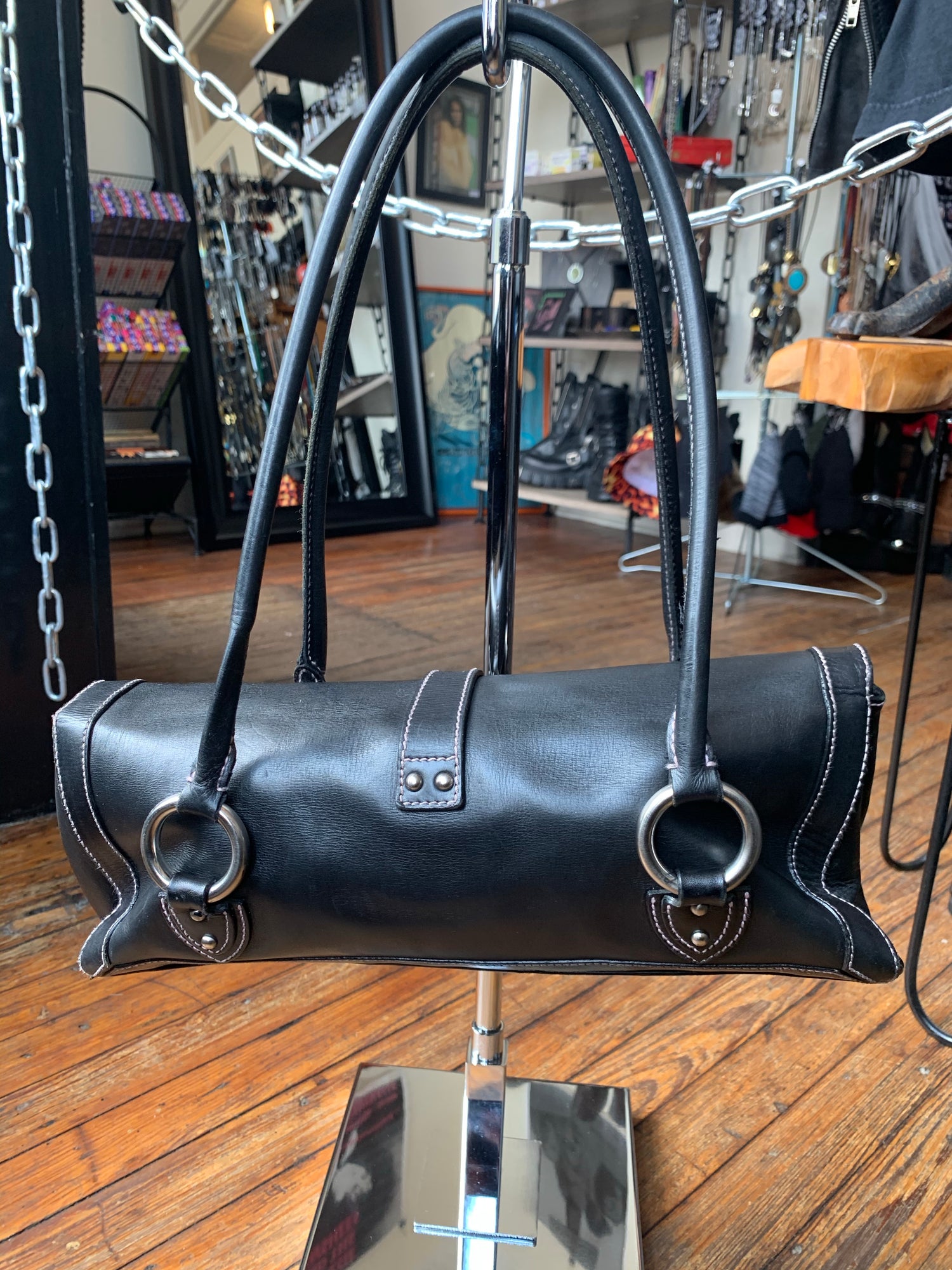 Large V-Ring Leather Shoulder Bag